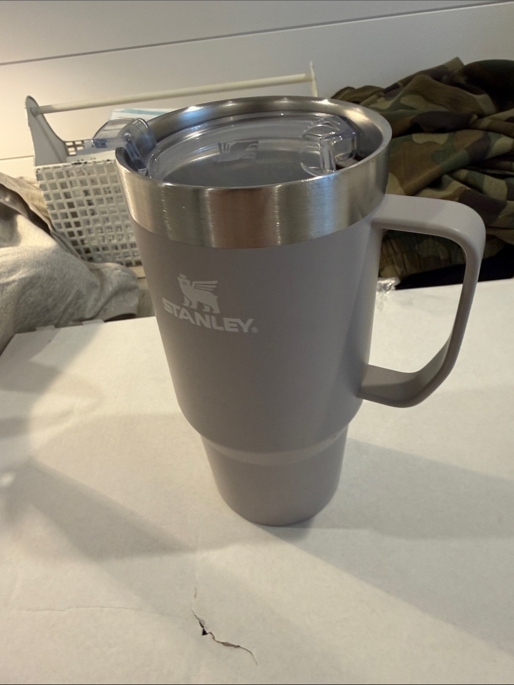 Stanley Travel Mug with Handle - Light Gray and Silver